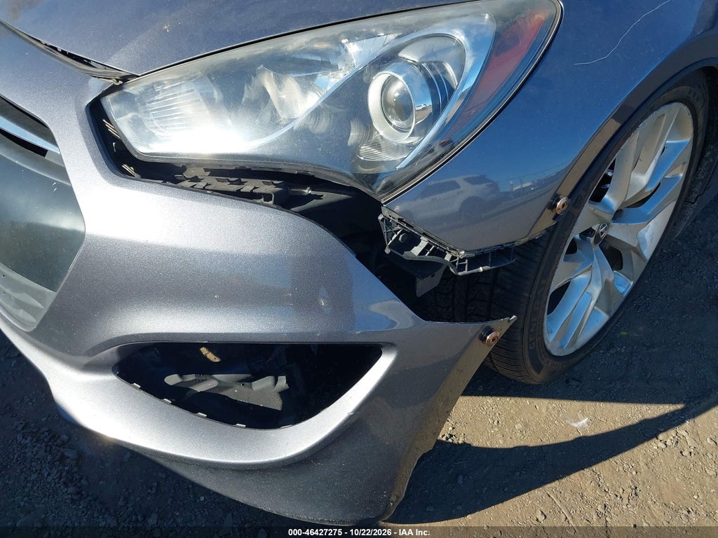 2016 Hyundai Genesis 3.8 Base photo 6