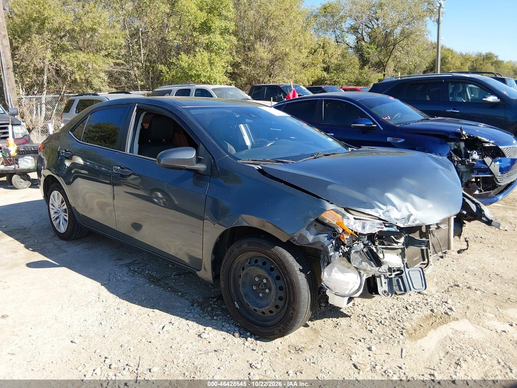 2017 Toyota Corolla LE photo 1