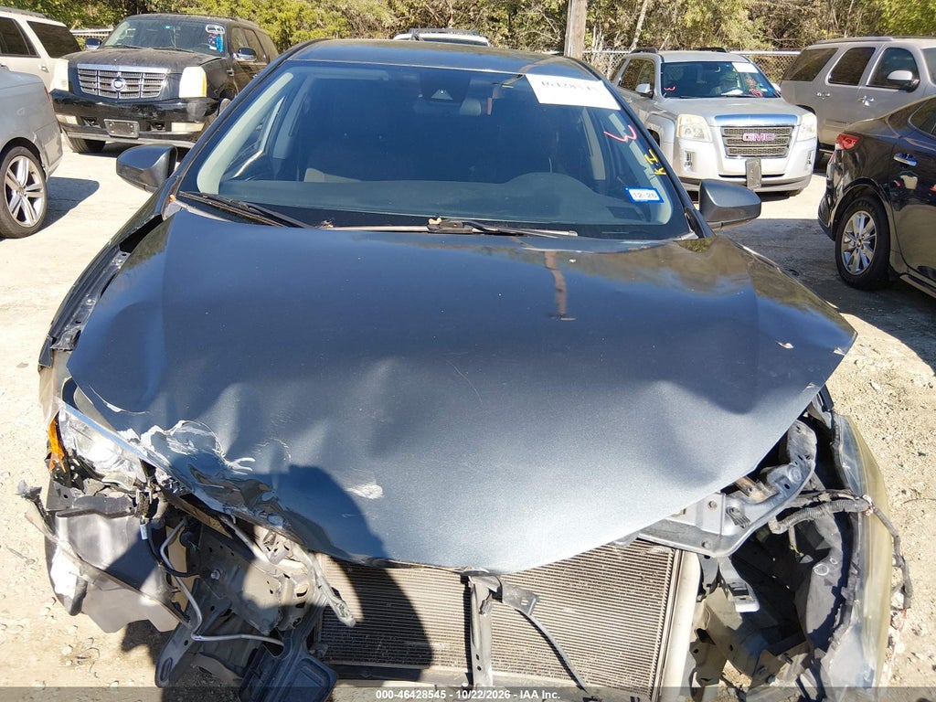 2017 Toyota Corolla LE photo 10