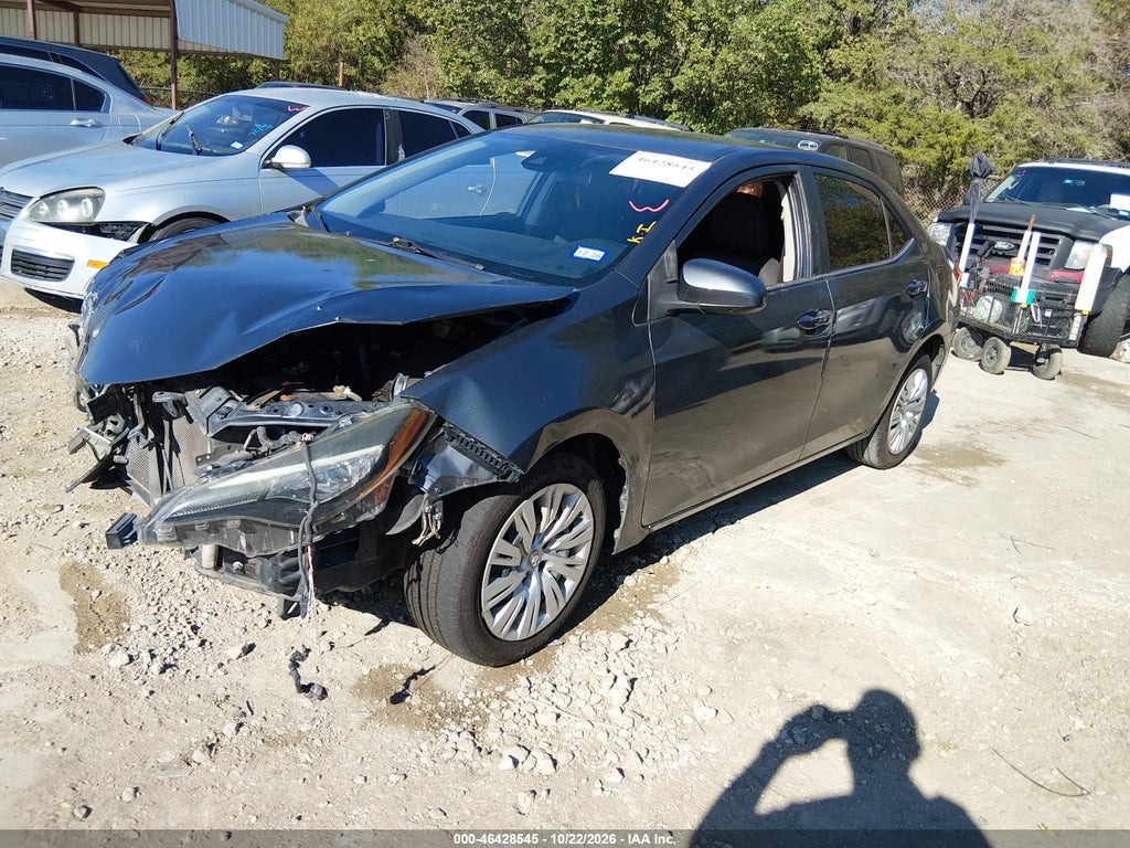 2017 Toyota Corolla LE photo 2
