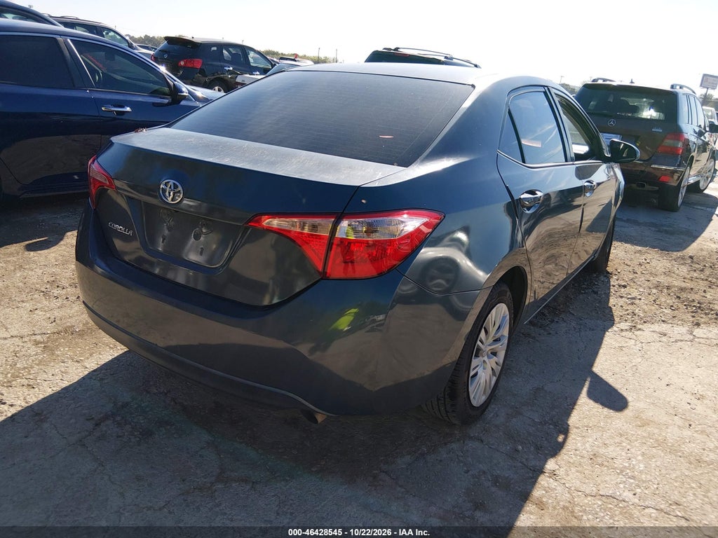 2017 Toyota Corolla LE photo 4