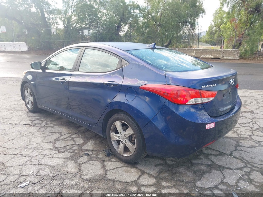2013 Hyundai Elantra GLS photo 3