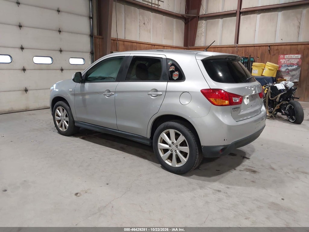 2015 Mitsubishi Outlander Sport ES photo 3