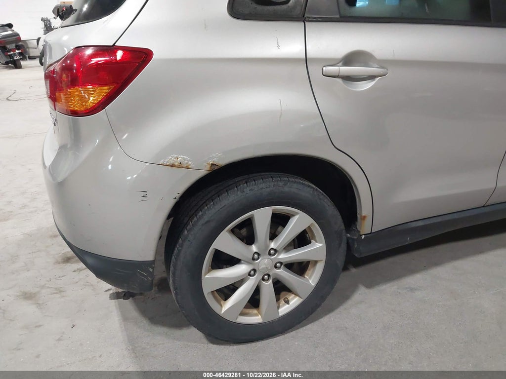 2015 Mitsubishi Outlander Sport ES photo 6