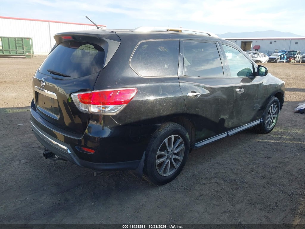 2013 Nissan Pathfinder S photo 4