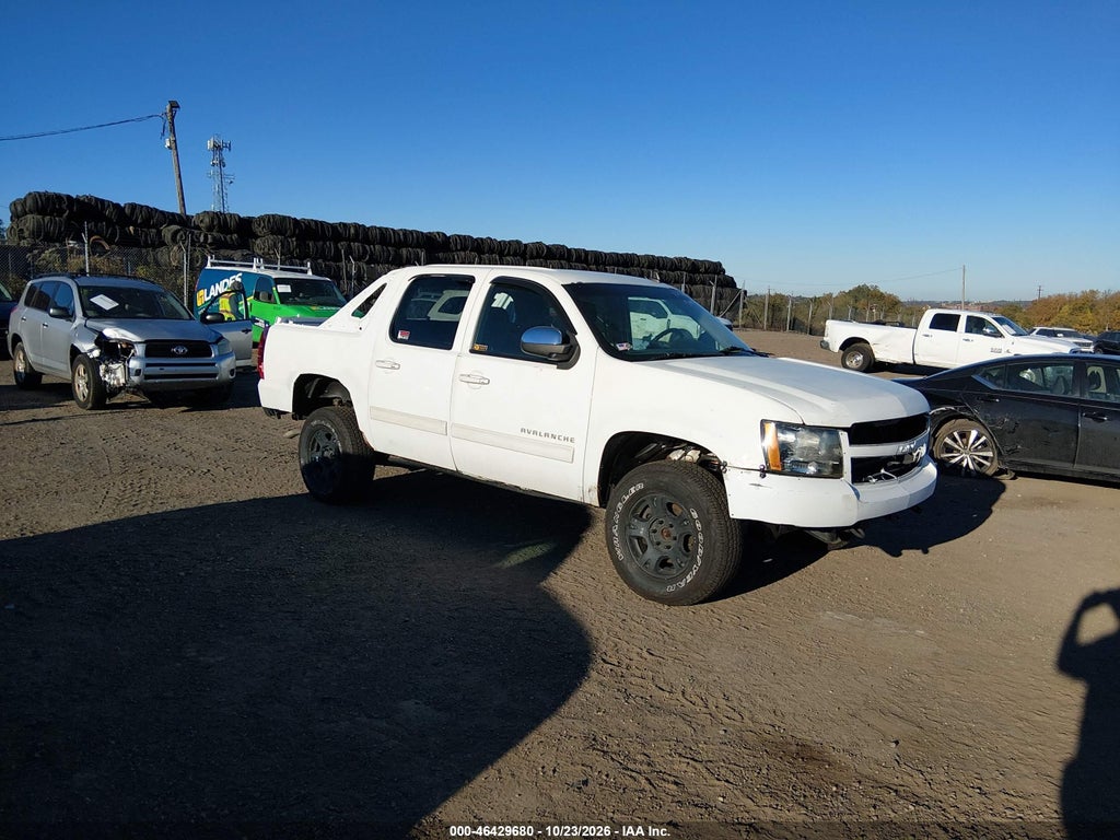 2010 Chevrolet Avalanche 1500 LS photo 1