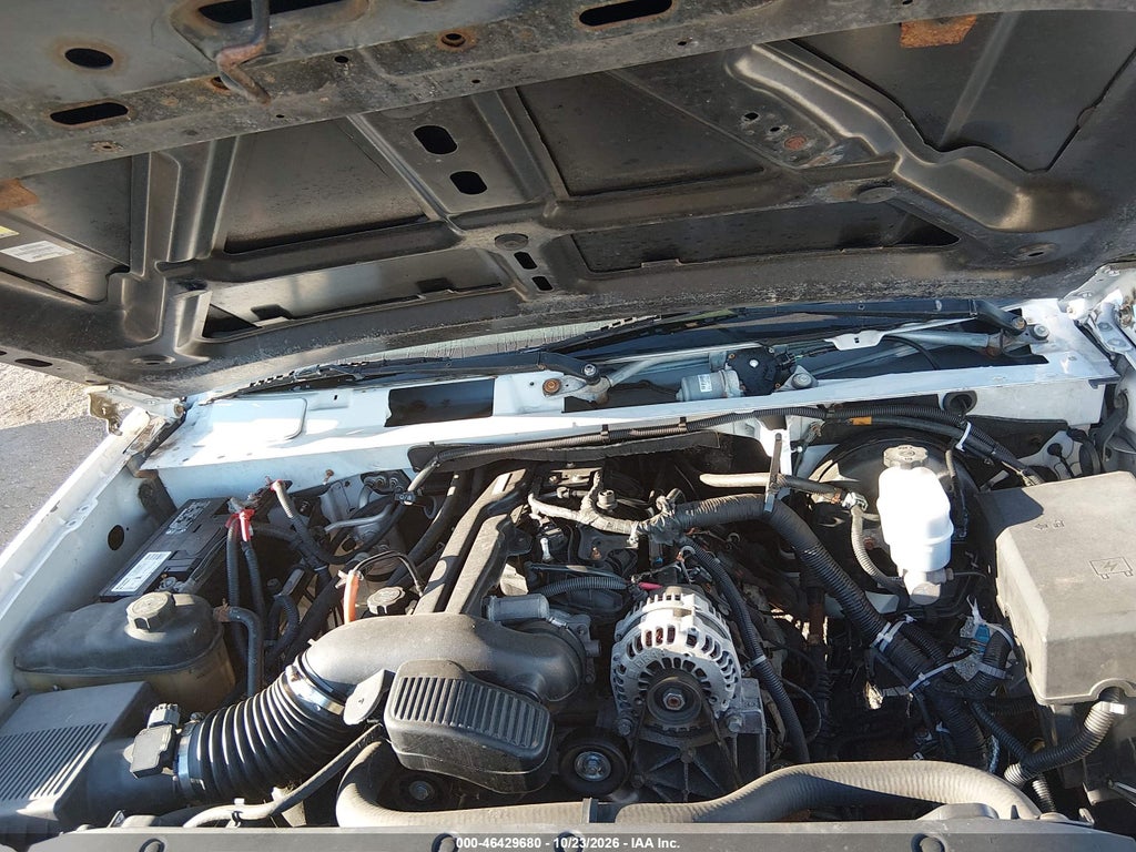 2010 Chevrolet Avalanche 1500 LS photo 10