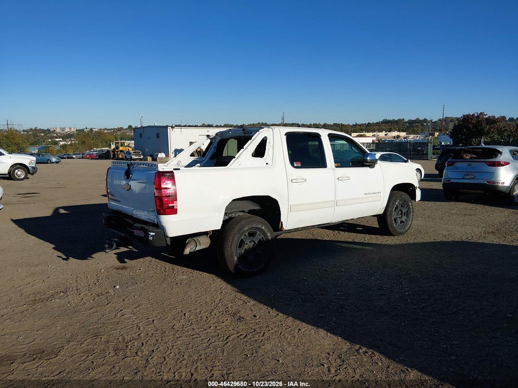 2010 Chevrolet Avalanche 1500 LS photo 4