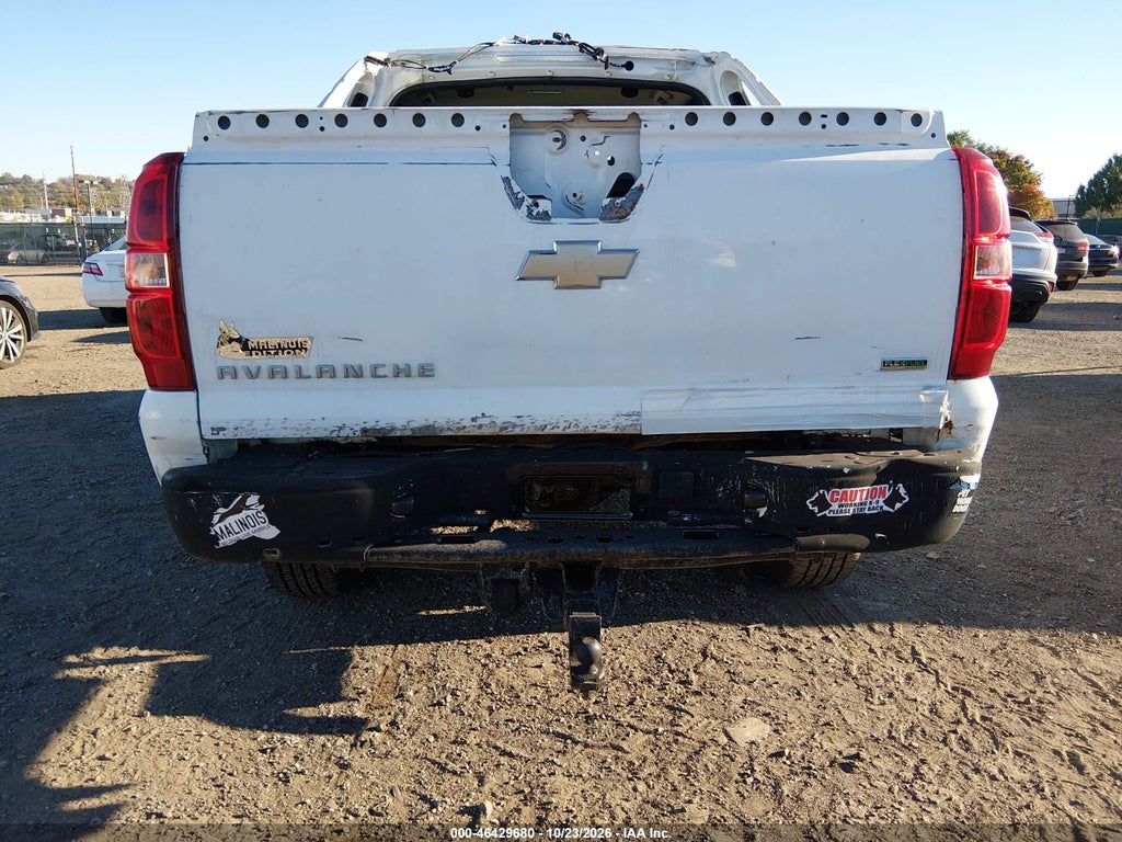 2010 Chevrolet Avalanche 1500 LS photo 6
