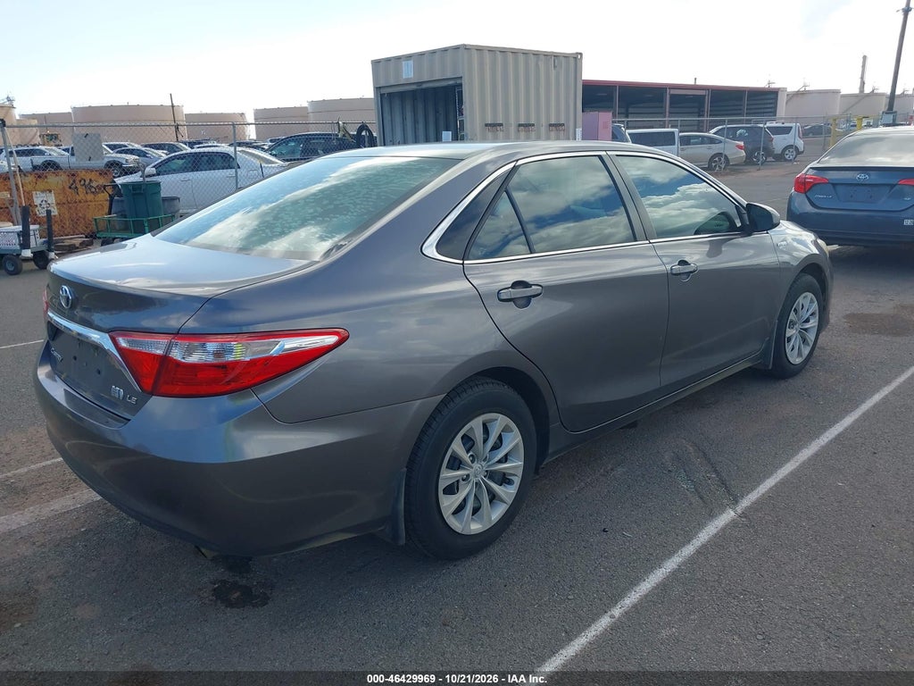 2015 Toyota Camry Hybrid LE photo 4