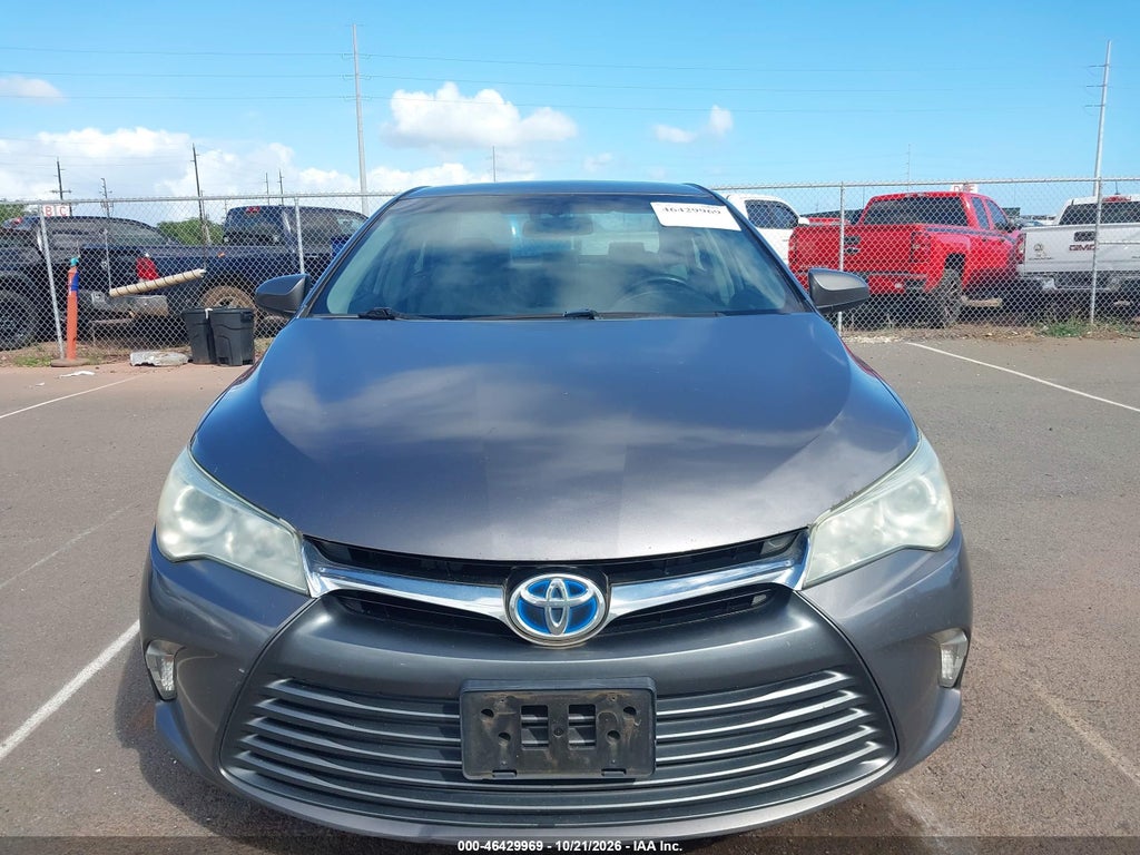 2015 Toyota Camry Hybrid LE photo 6