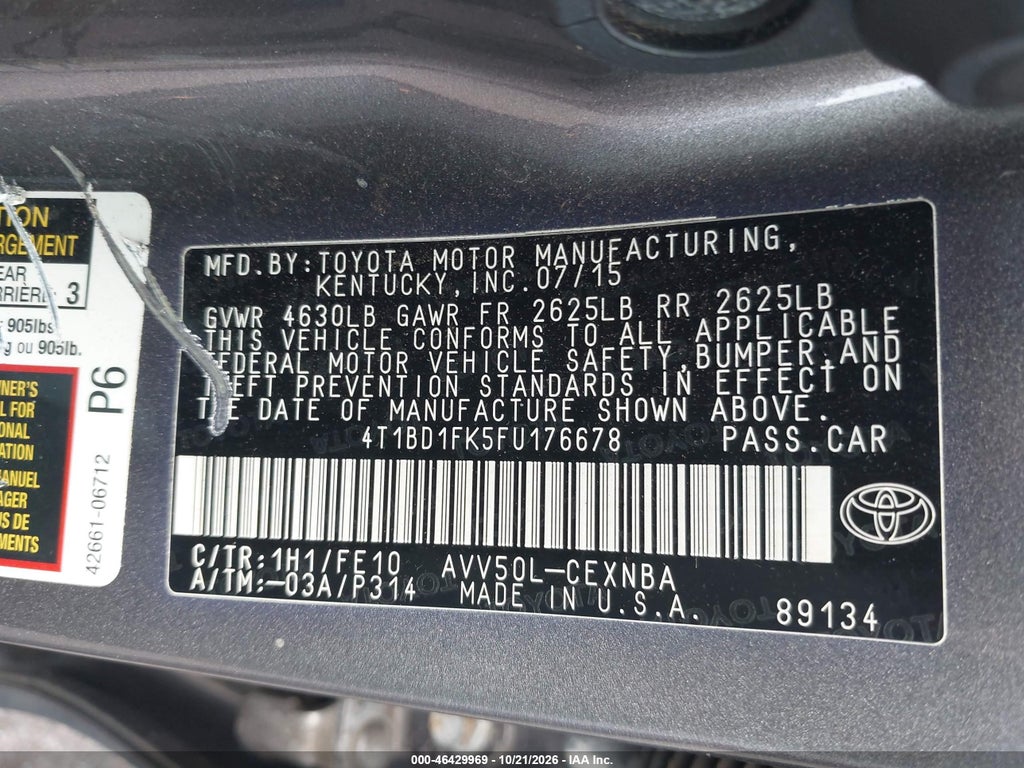 2015 Toyota Camry Hybrid LE photo 9