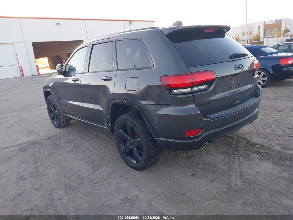 2015 Jeep Grand Cherokee Altitude photo 3