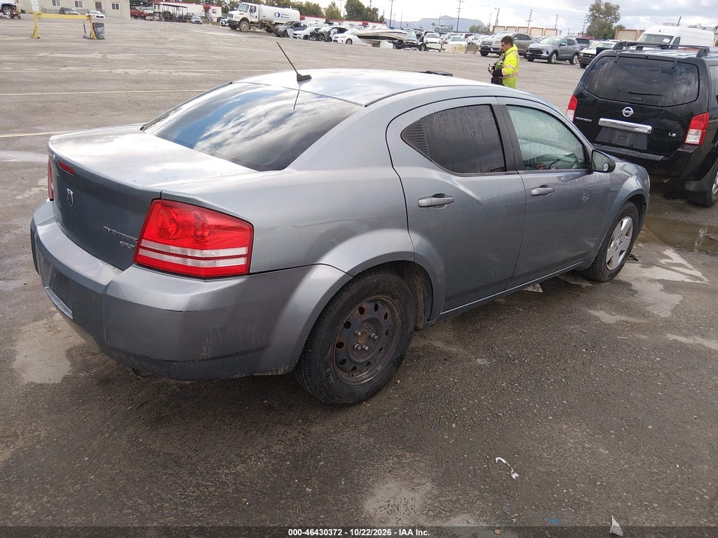2010 Dodge Avenger SXT photo 4