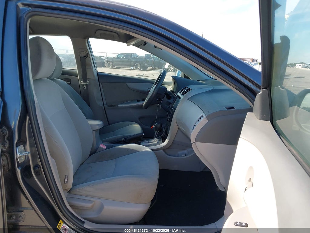 2010 Toyota Corolla LE photo 5