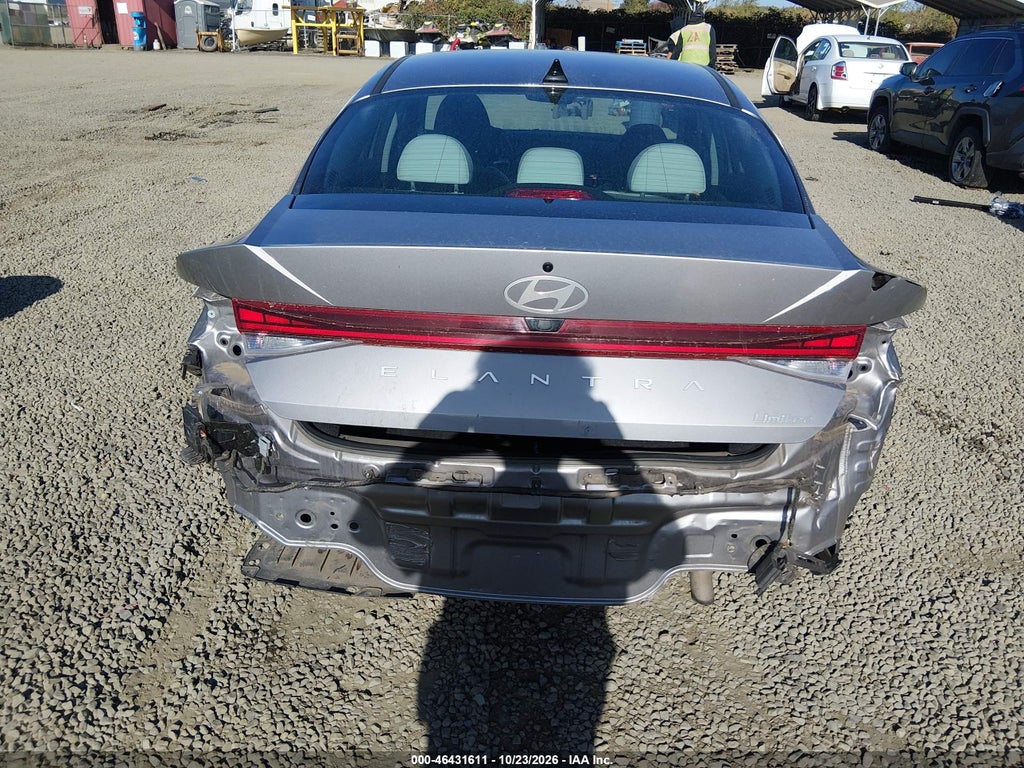 2025 Hyundai Elantra Limited photo 6