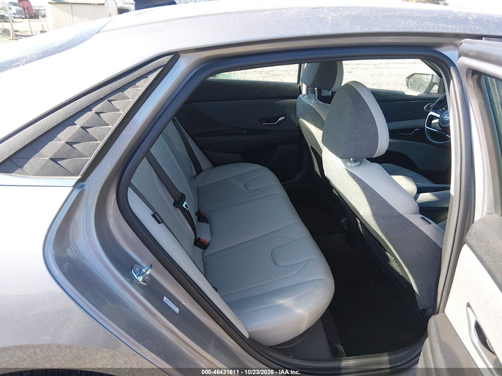 2025 Hyundai Elantra Limited photo 8