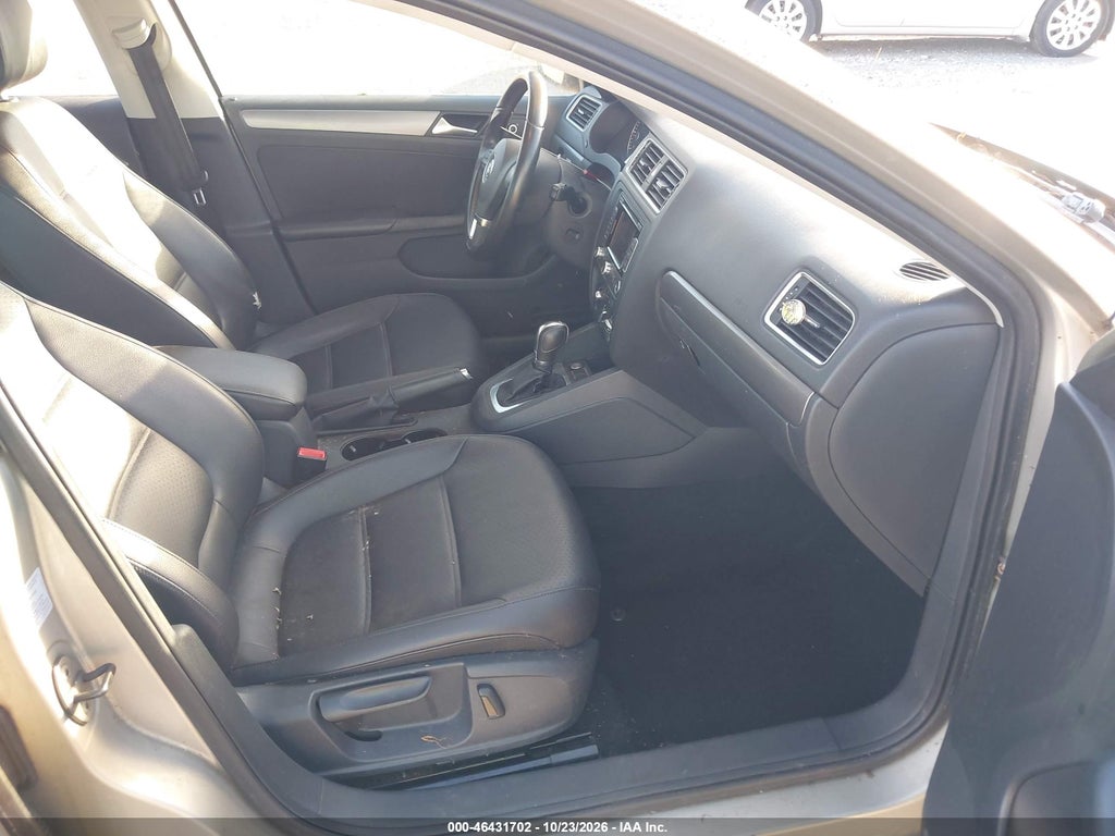 2014 Volkswagen Jetta 2.0L TDI photo 5