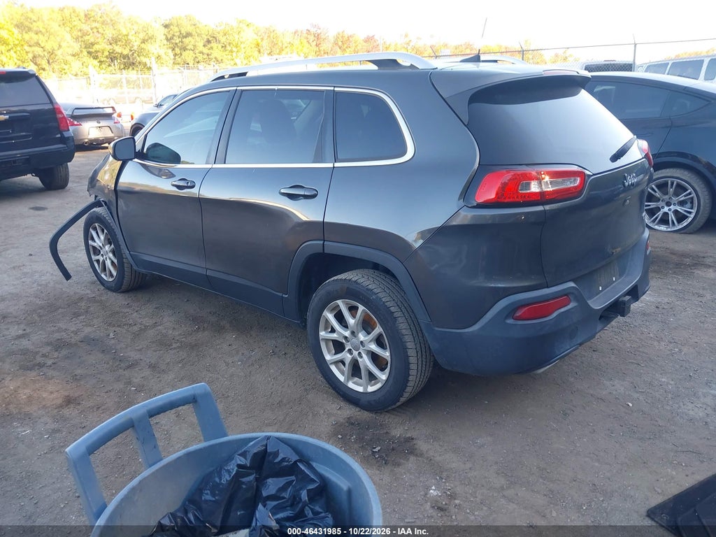 2016 Jeep Cherokee Latitude photo 3