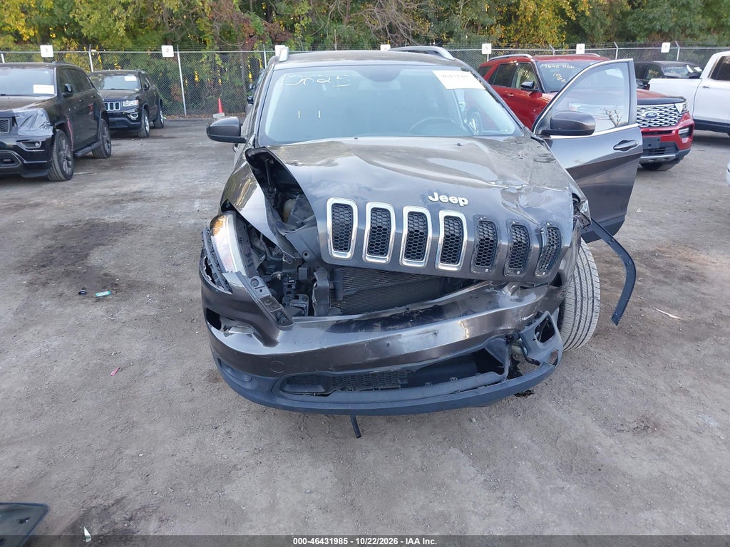 2016 Jeep Cherokee Latitude photo 6