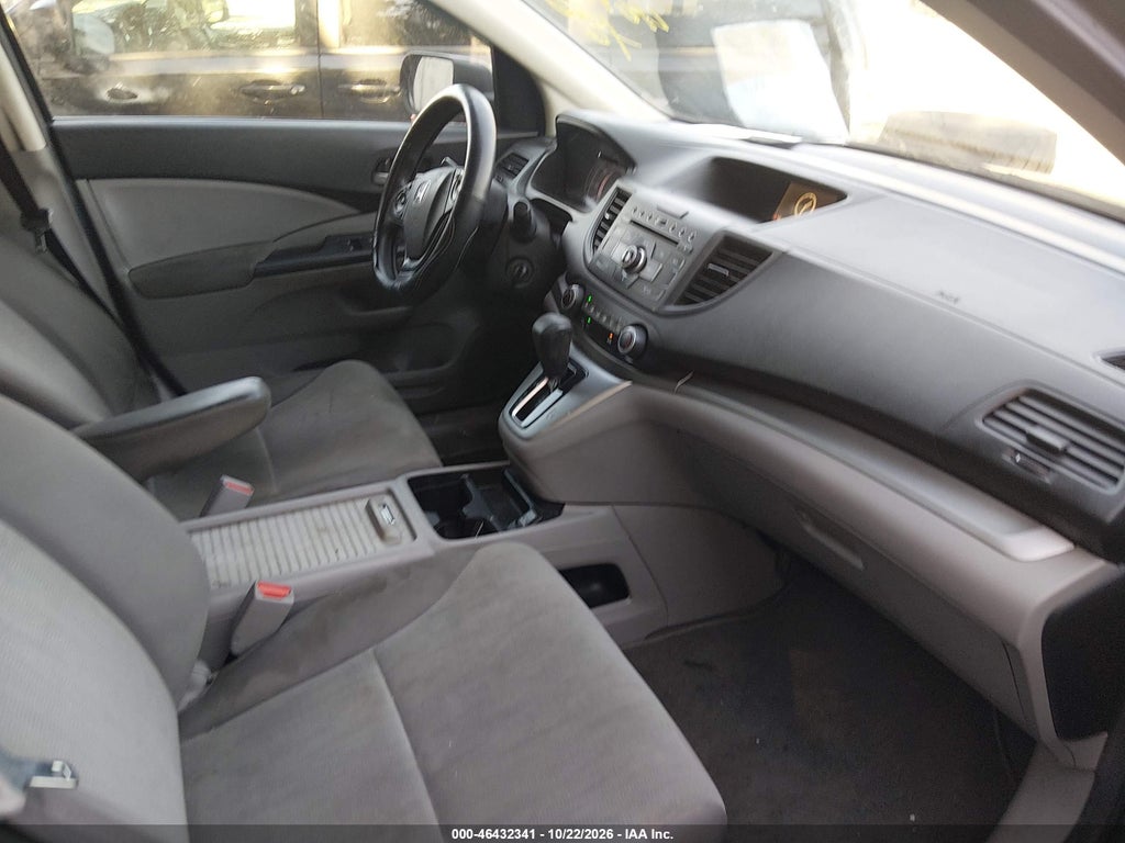 2013 Honda CR-V LX photo 5