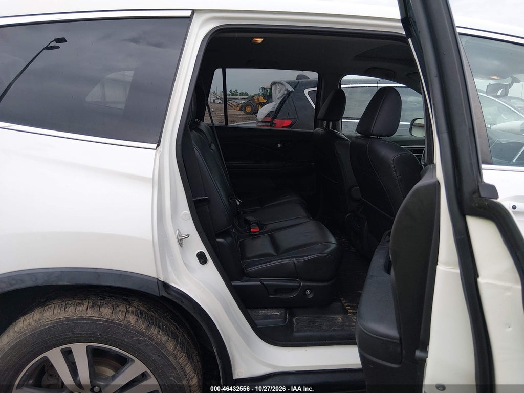 2017 Honda Pilot EX-L photo 8