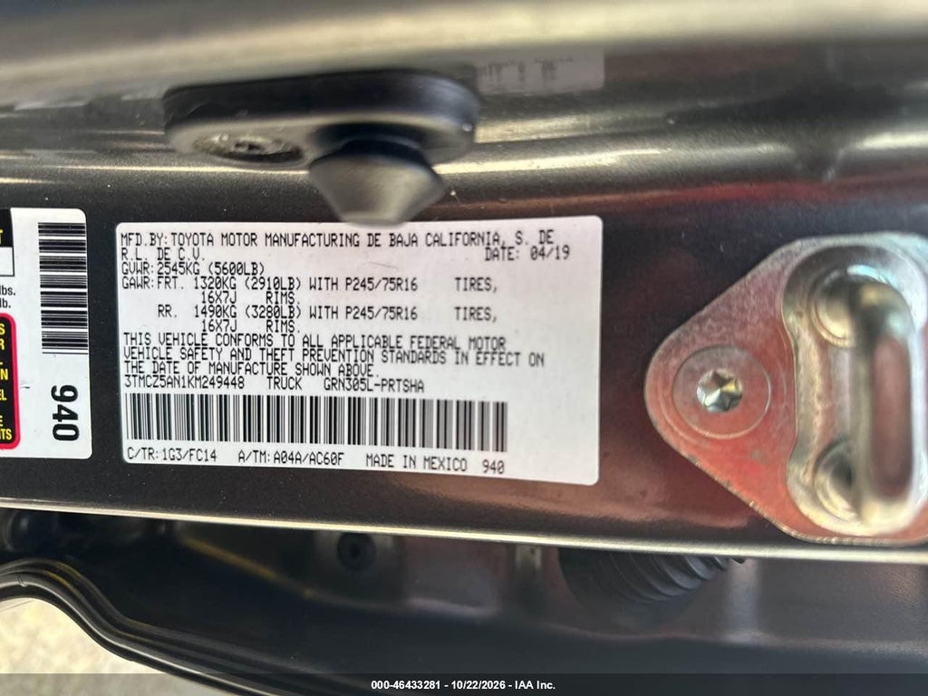 2019 Toyota Tacoma SR5 V6 photo 9
