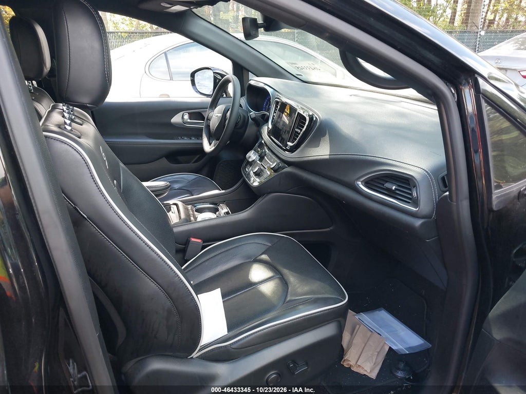2026 Chrysler Pacifica Limited photo 5