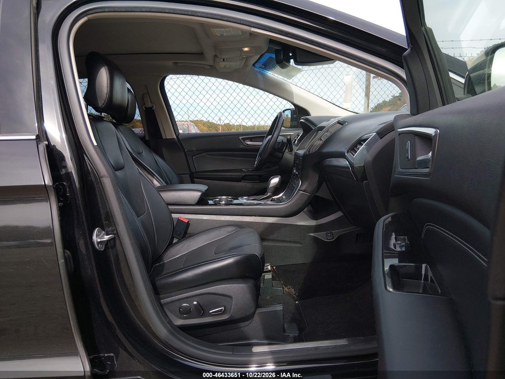 2015 Ford Edge Titanium photo 5