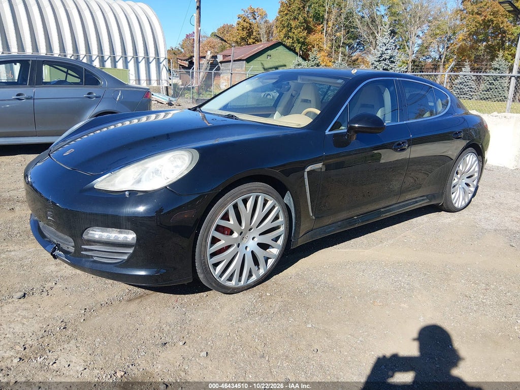 2010 Porsche Panamera S photo 2