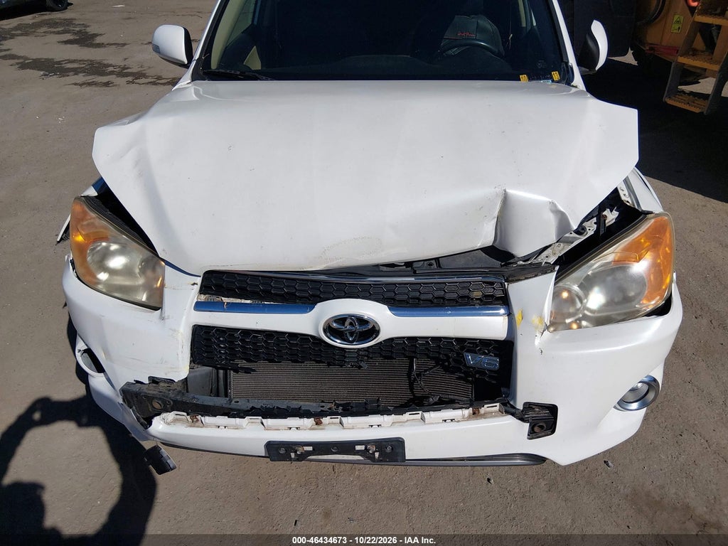 2009 Toyota RAV4 Limited V6 photo 10