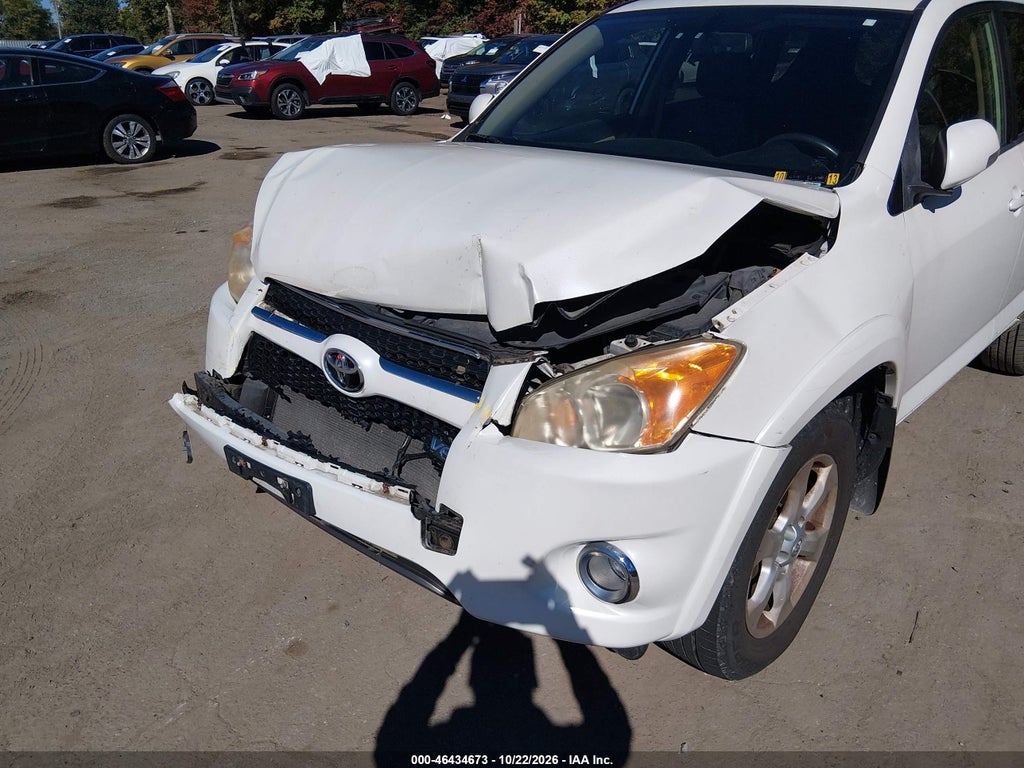 2009 Toyota RAV4 Limited V6 photo 6