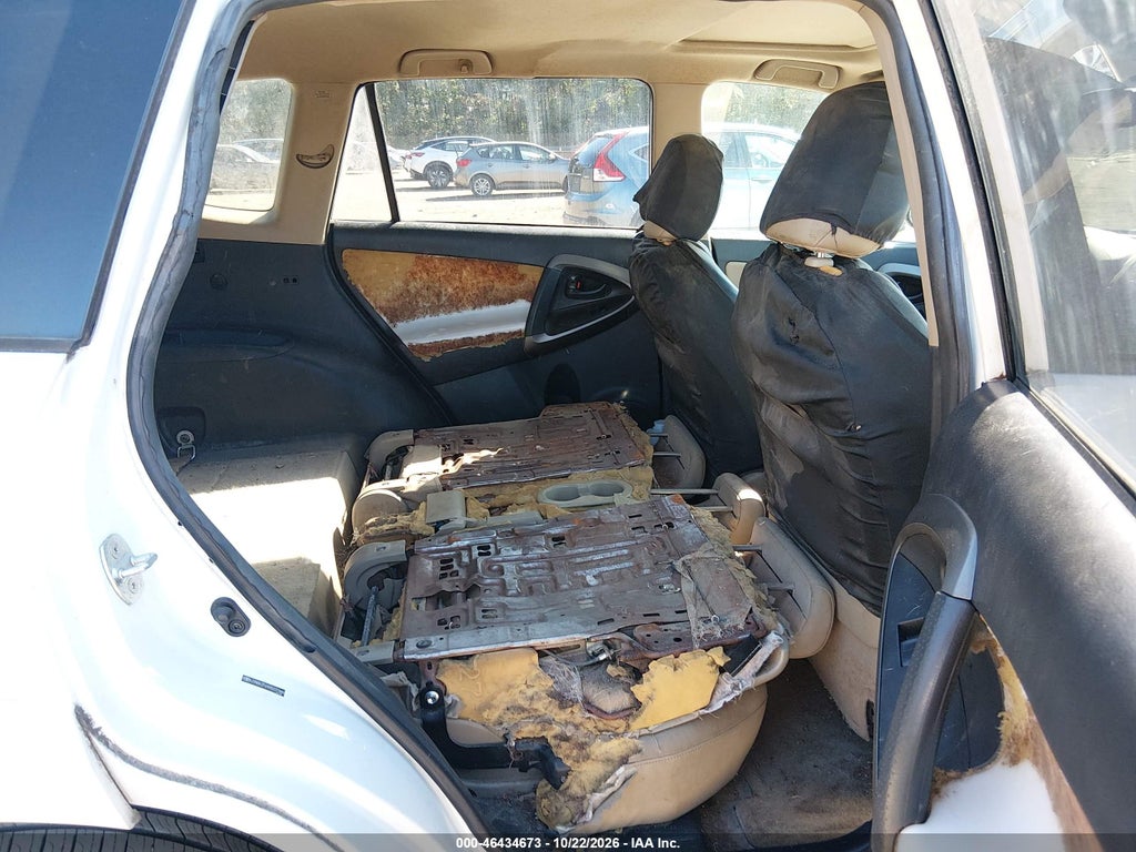 2009 Toyota RAV4 Limited V6 photo 8