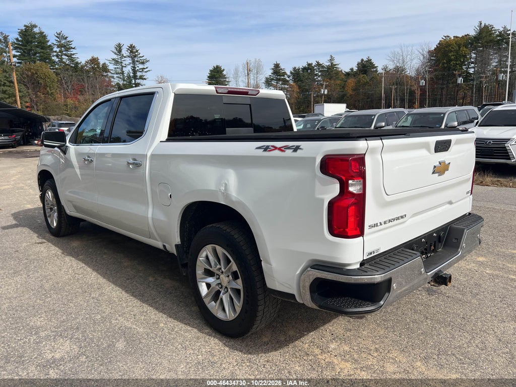 2022 Chevrolet Silverado 1500 LTD 4WD Short BED LTZ photo 3