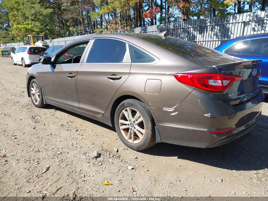 2015 Hyundai Sonata SE photo 3