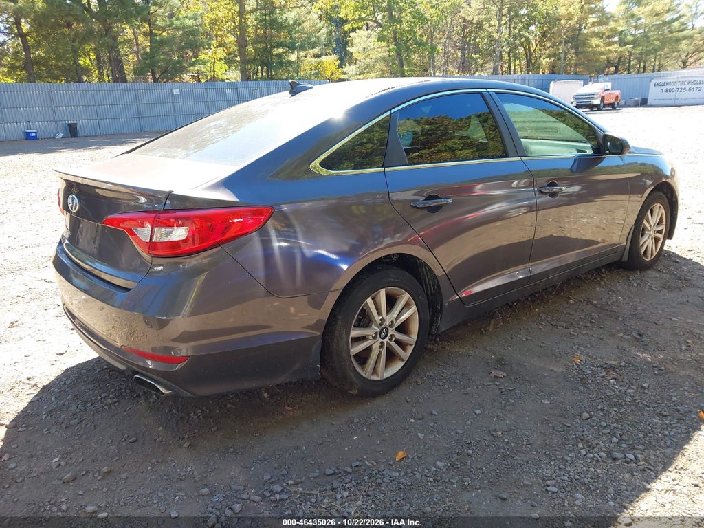 2015 Hyundai Sonata SE photo 4