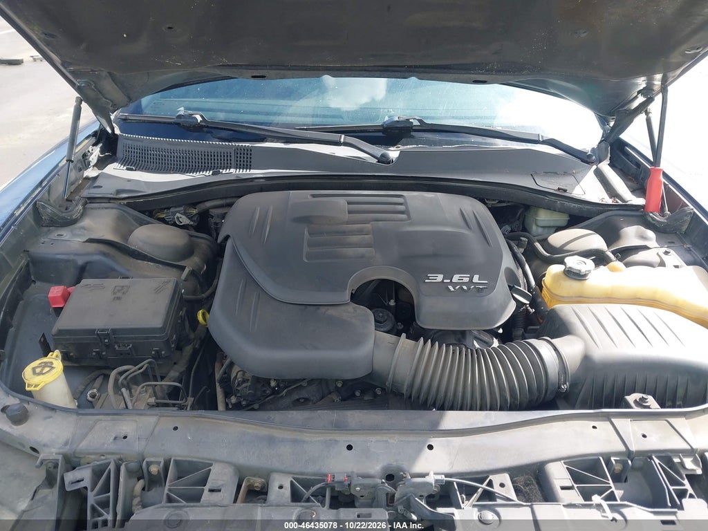 2011 Dodge Charger photo 10