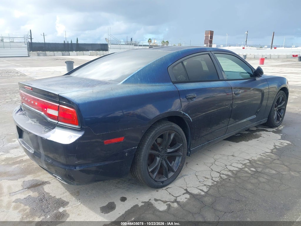 2011 Dodge Charger photo 4