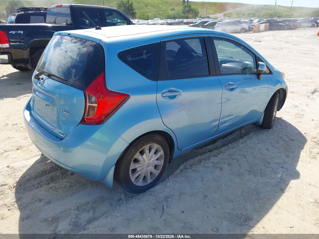 2014 Nissan Versa Note SV photo 4