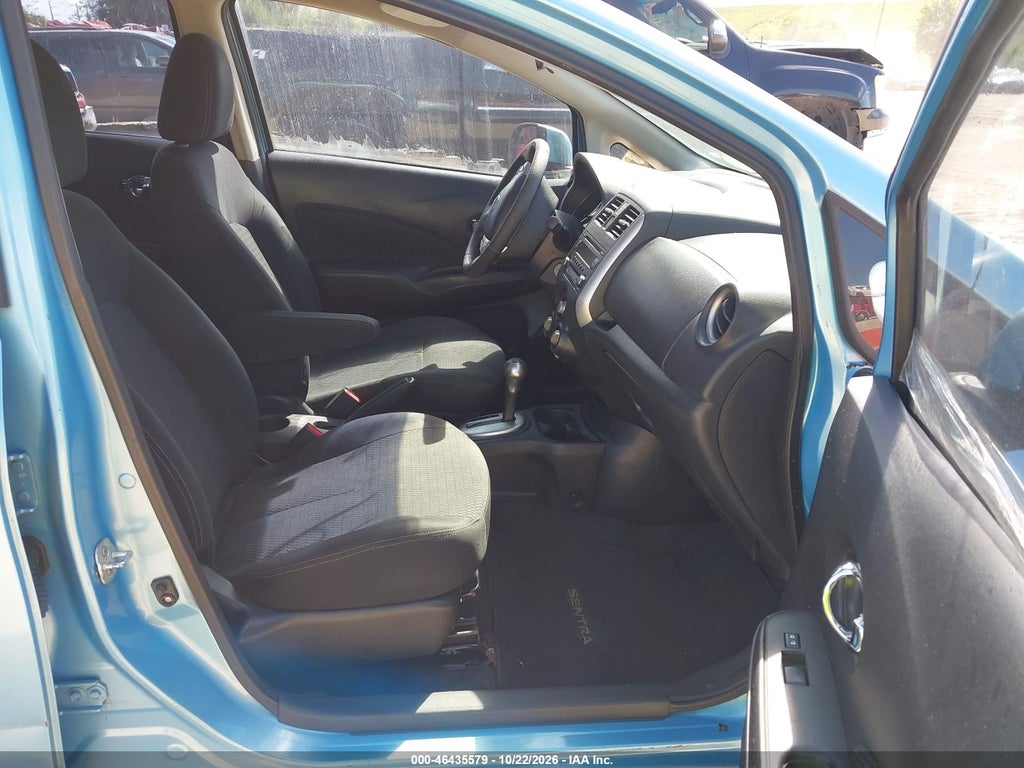2014 Nissan Versa Note SV photo 5