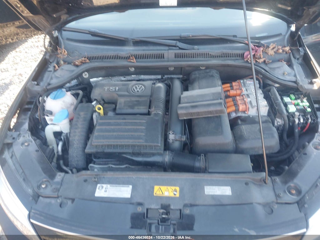 2014 Volkswagen Jetta Hybrid SEL photo 10