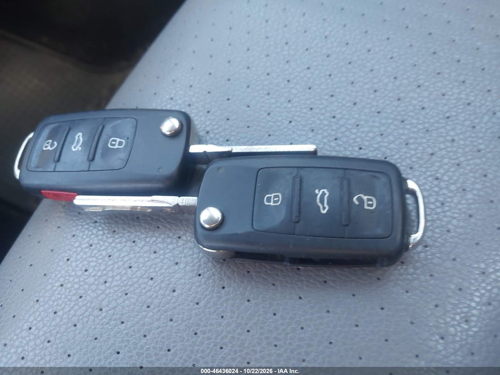2014 Volkswagen Jetta Hybrid SEL photo 11