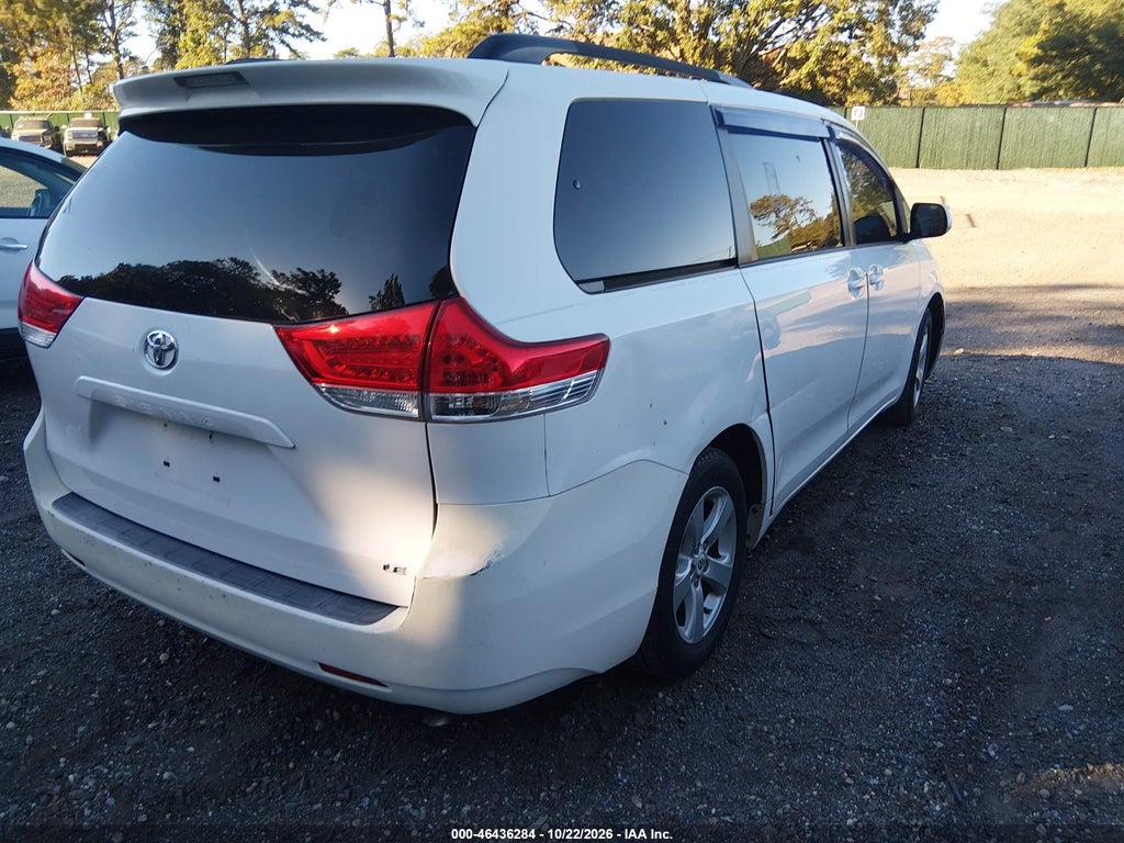 2012 Toyota Sienna LE V6 8 Passenger photo 4