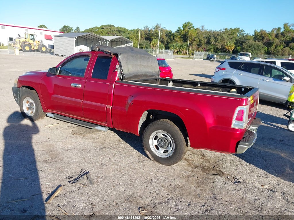 2006 Mitsubishi Raider LS photo 3