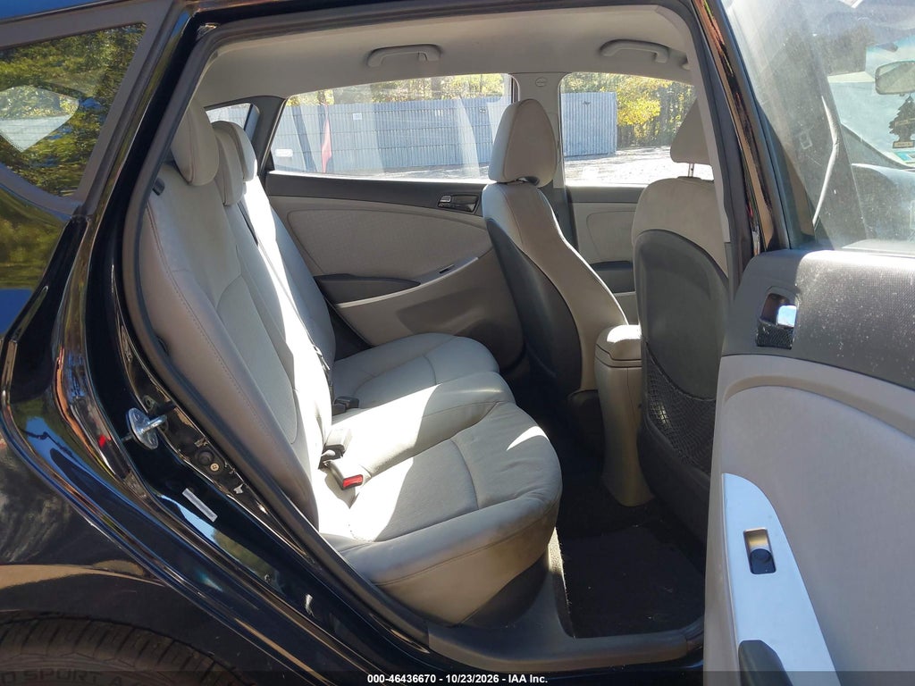 2012 Hyundai Accent SE photo 8