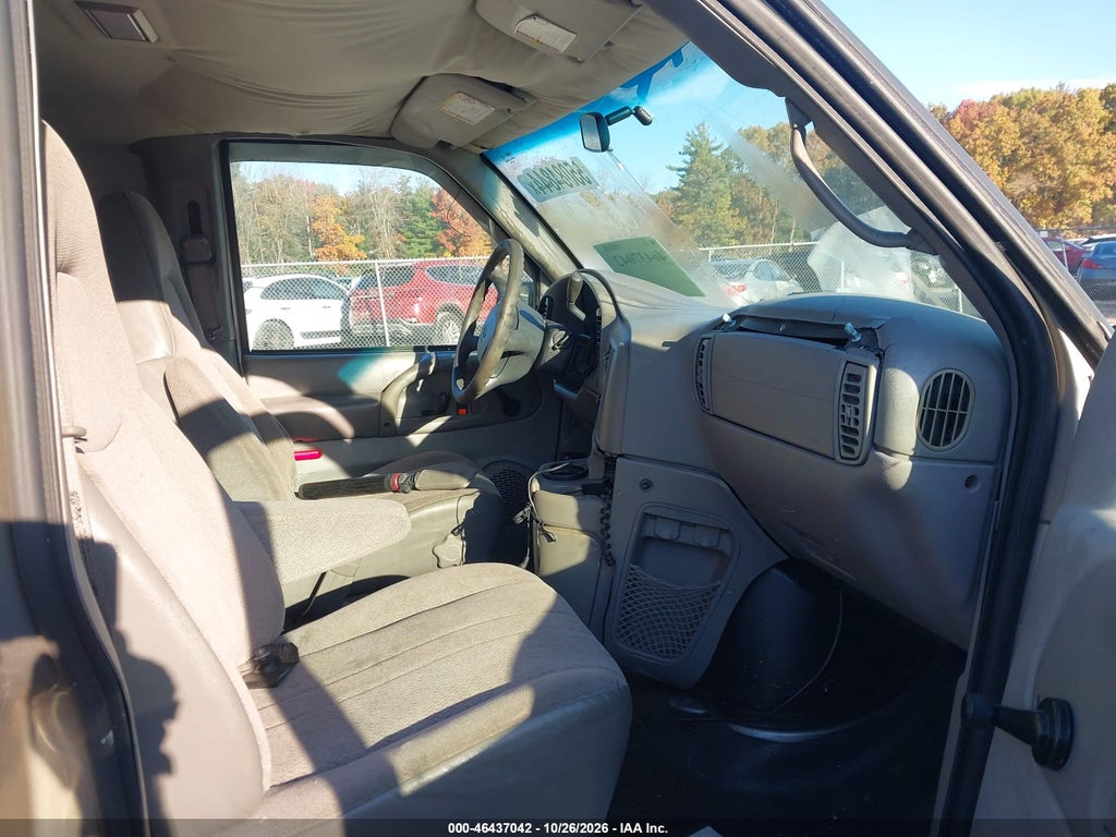 2003 Chevrolet Astro photo 5