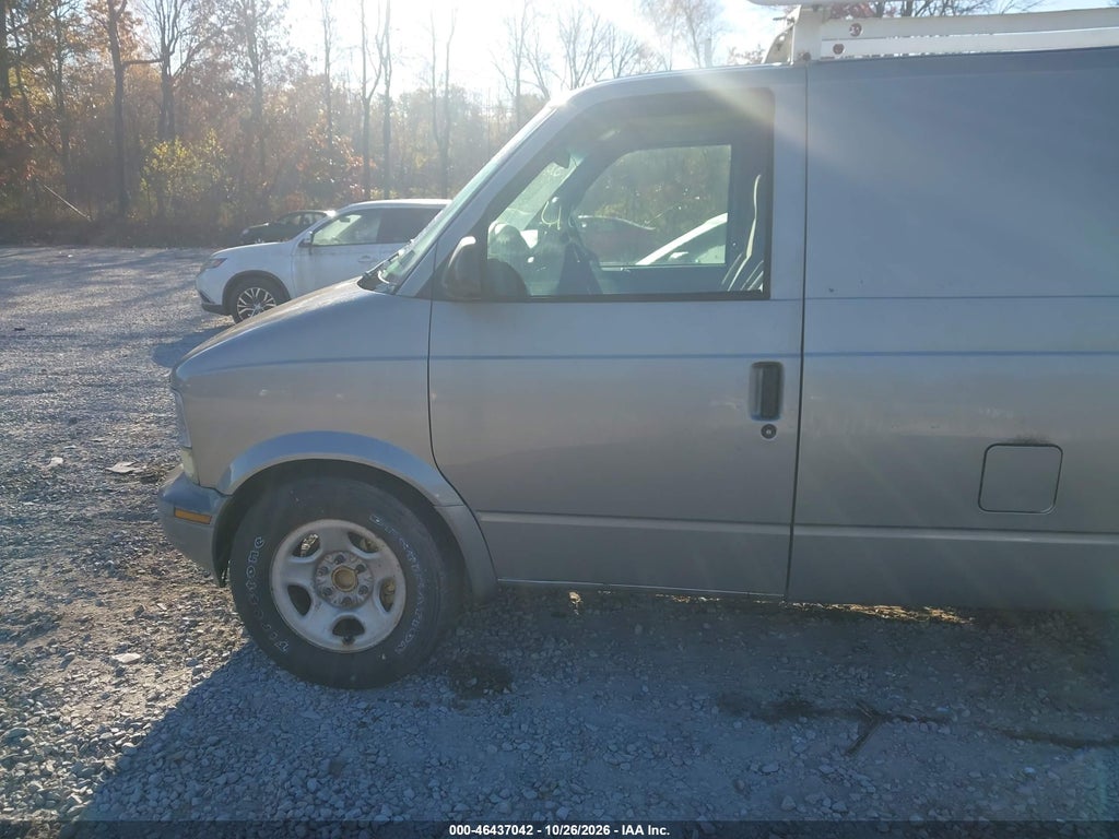2003 Chevrolet Astro photo 6