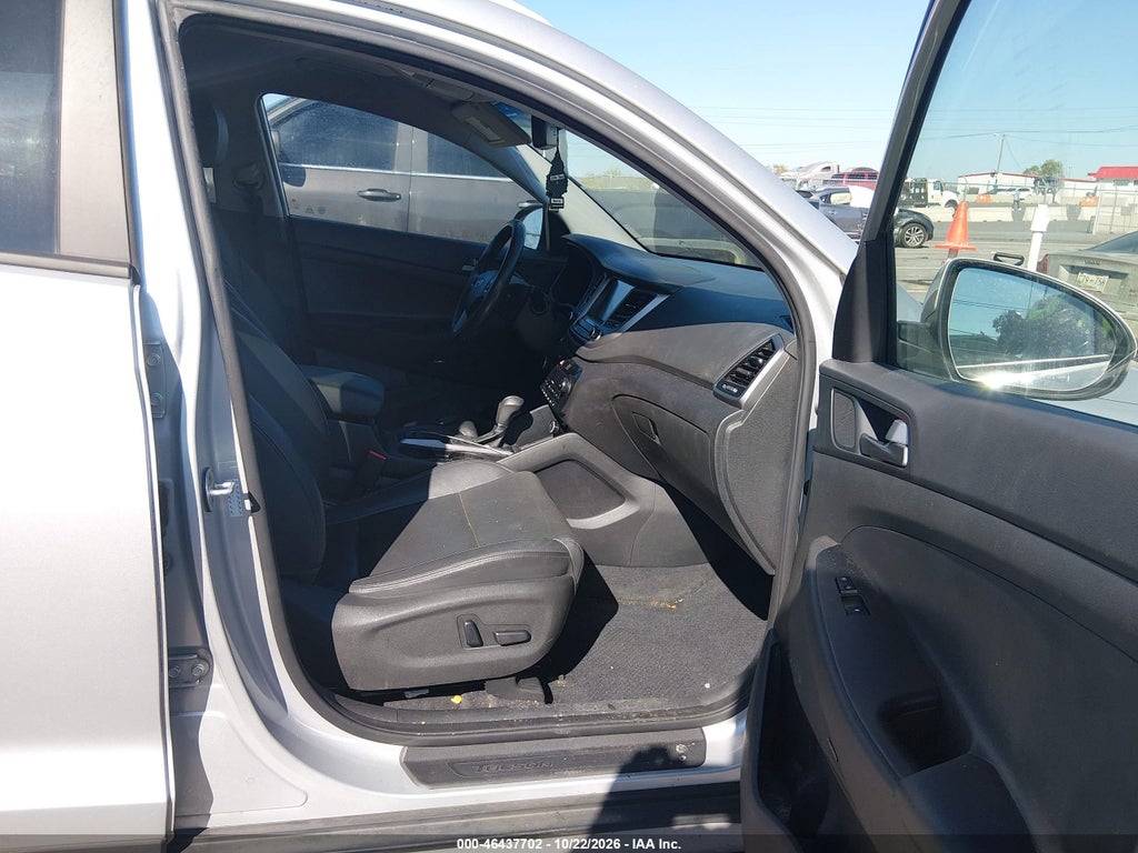 2017 Hyundai Tucson SE Plus photo 5