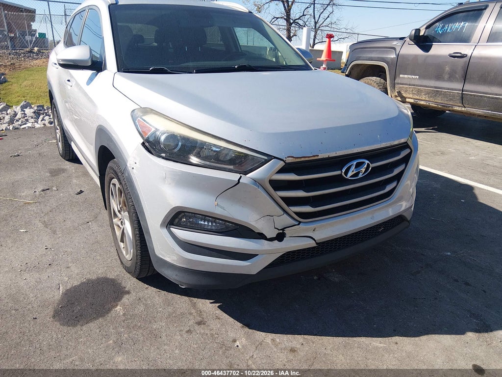 2017 Hyundai Tucson SE Plus photo 6