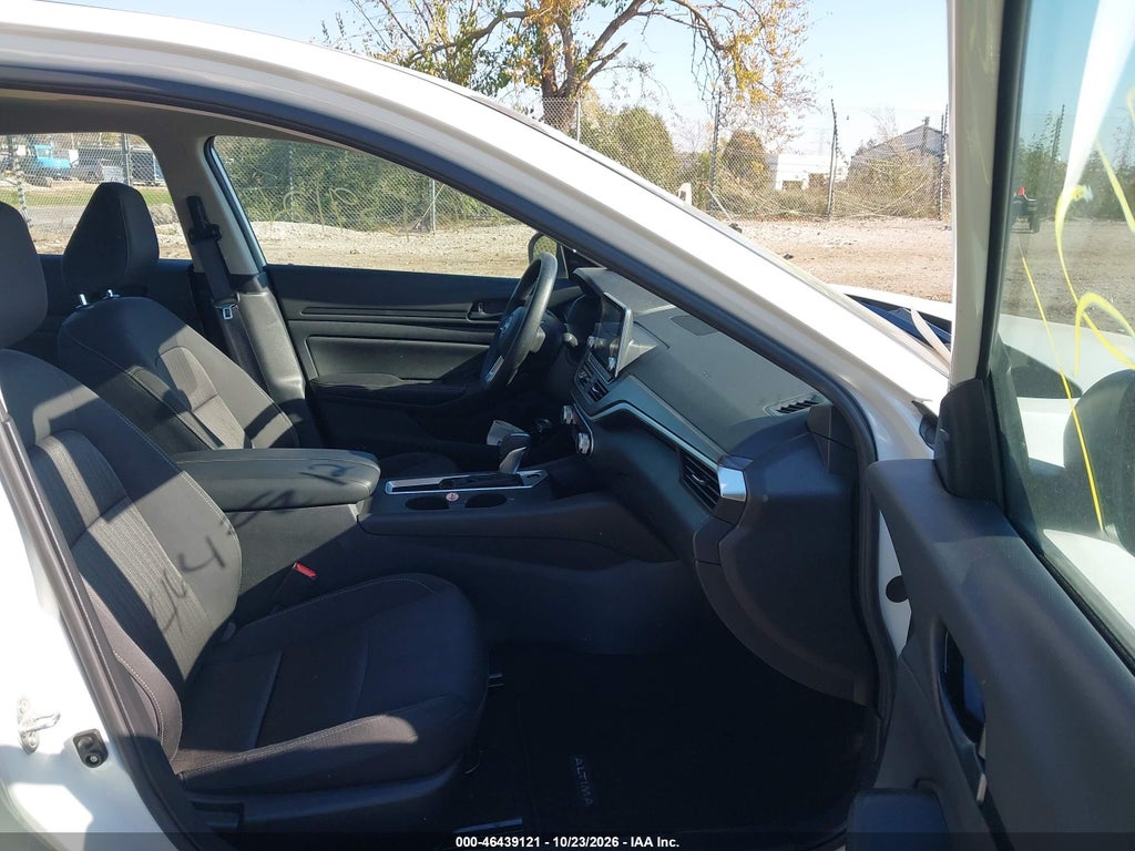 2026 Nissan Altima SV FWD photo 5